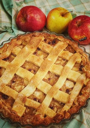 Foto di Crostata di farro alle mele e crema di limone senza uova