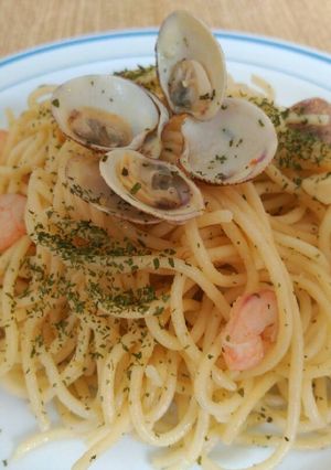 Foto principal de Espaguetis con almejas y gambas