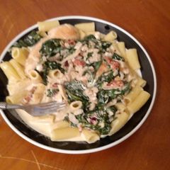 A picture of Creamy Chicken and Spinach.