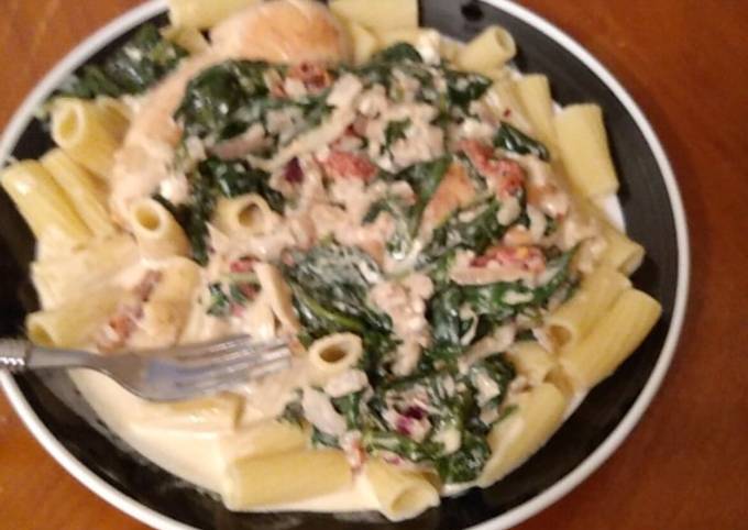 Recipe of Super Quick Homemade Creamy Chicken and Spinach