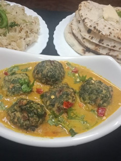 पालक के कोफ्ते (Palak ke kofte recipe in Hindi) रेसिपी मुख्य फोटो