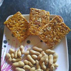 Peanuts chikki A picture of Peanuts chikki.