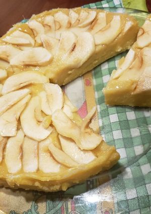 Una foto de Torta de pelón🍑y manzana🍏