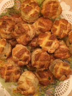 Medvehagymás pogácsa recept fotója