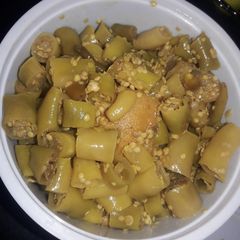 A picture of Tikkha and khatta chilli pickle.