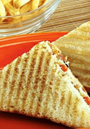 A picture of Maggie masala sand which.
