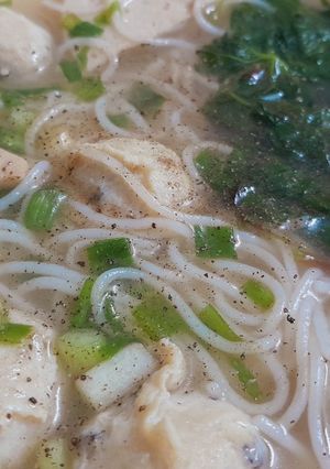 Hình của món Mì gạo nấu thịt viên.