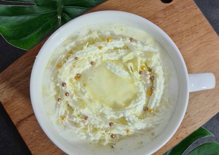 Steps to Make Ultimate White Hot Chocolate