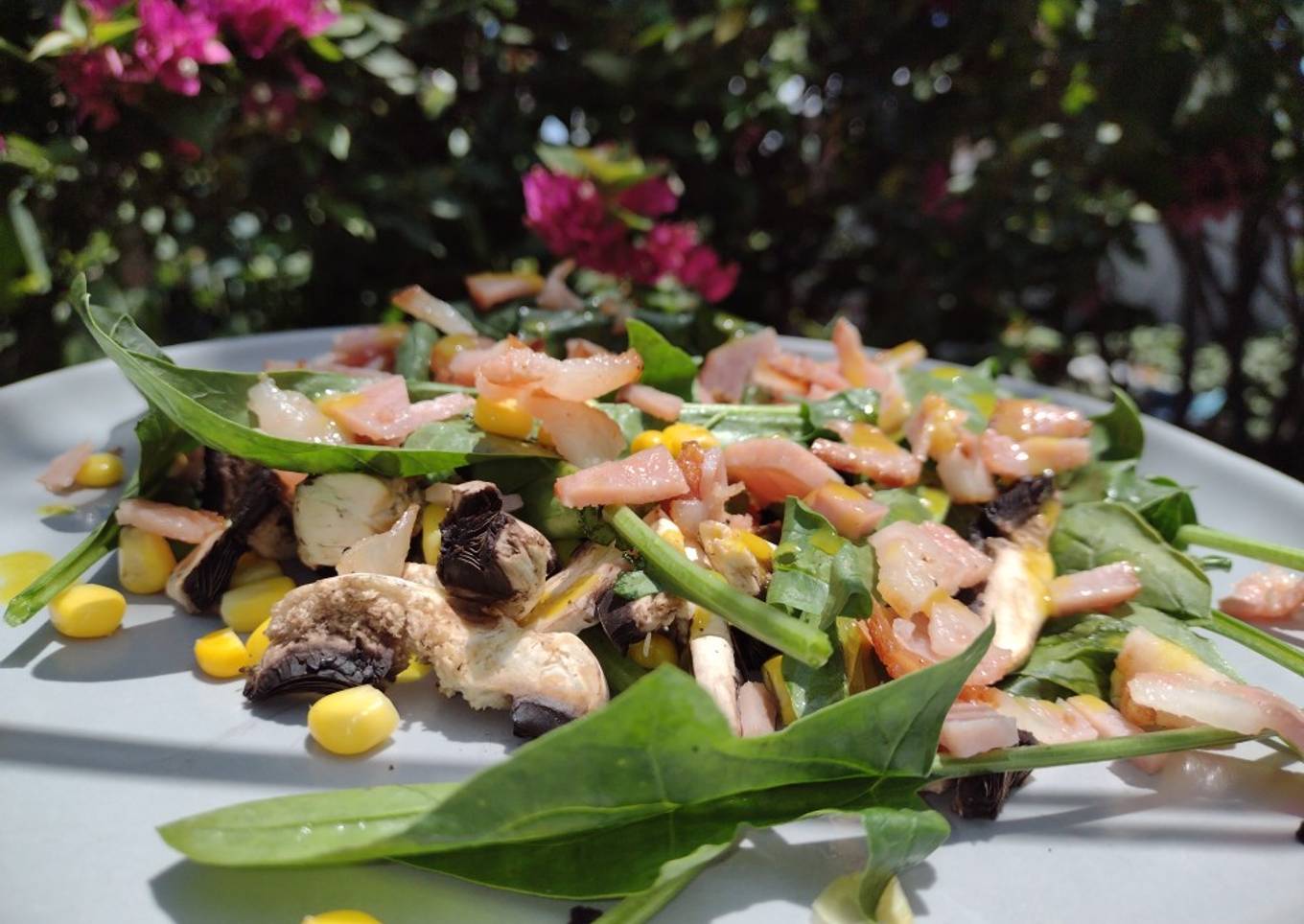 Ensalada de espinacas con tocino