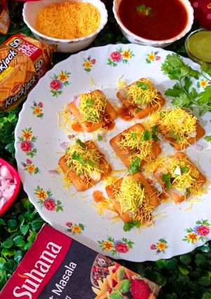 A picture of Biscuit Sev Puri Chaat.
