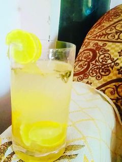 मॉकटेल (Mocktail recipe in hindi) रेसिपी मुख्य फोटो