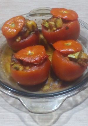 Una foto de Tomates rellenos vegetarianos