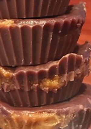 Una foto de Chocolates rellenos de mantequilla de maní y arequipe