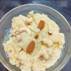 A picture of Suji ka Halwa.
