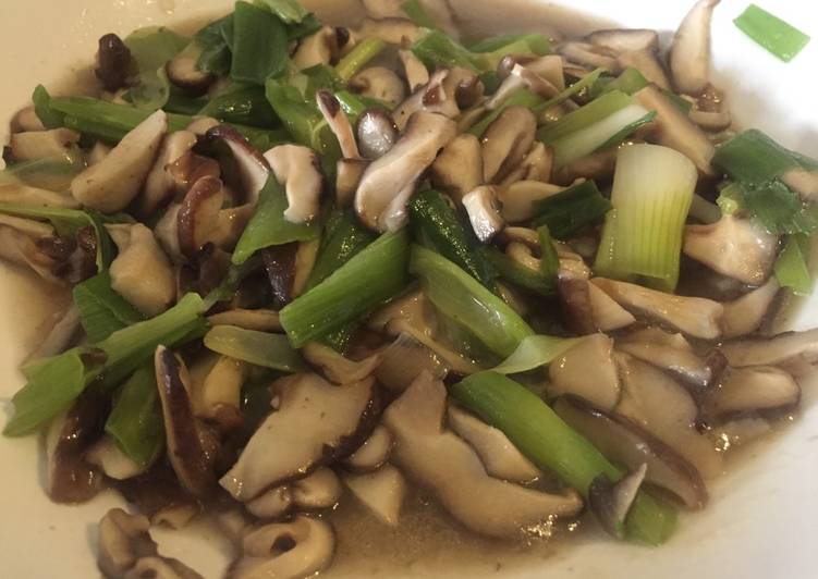 Shiitake Mushrooms with spring onion