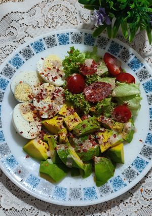 Gambar Salad Telur Rebus & Avocado