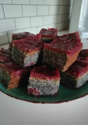 Meggyes-mákos kevert recept fotója