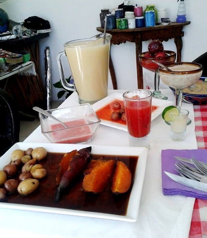 Una foto de Camote, papas y yuca con miel de magey