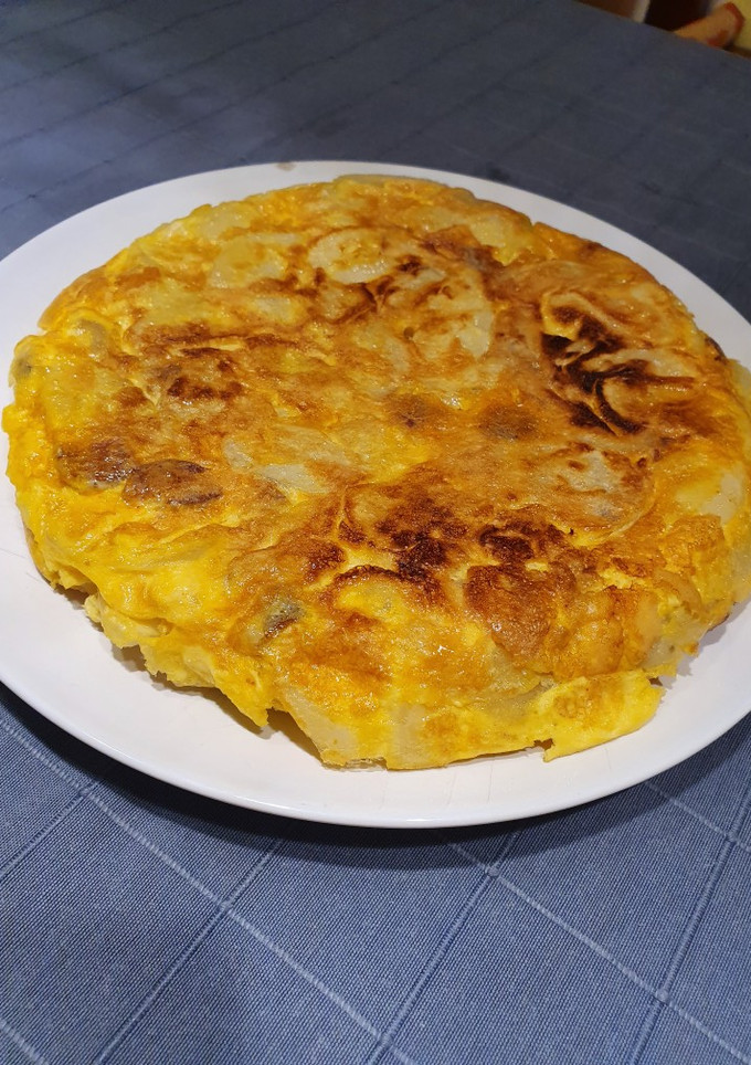 Una foto de Tortilla de patatas con chorizo