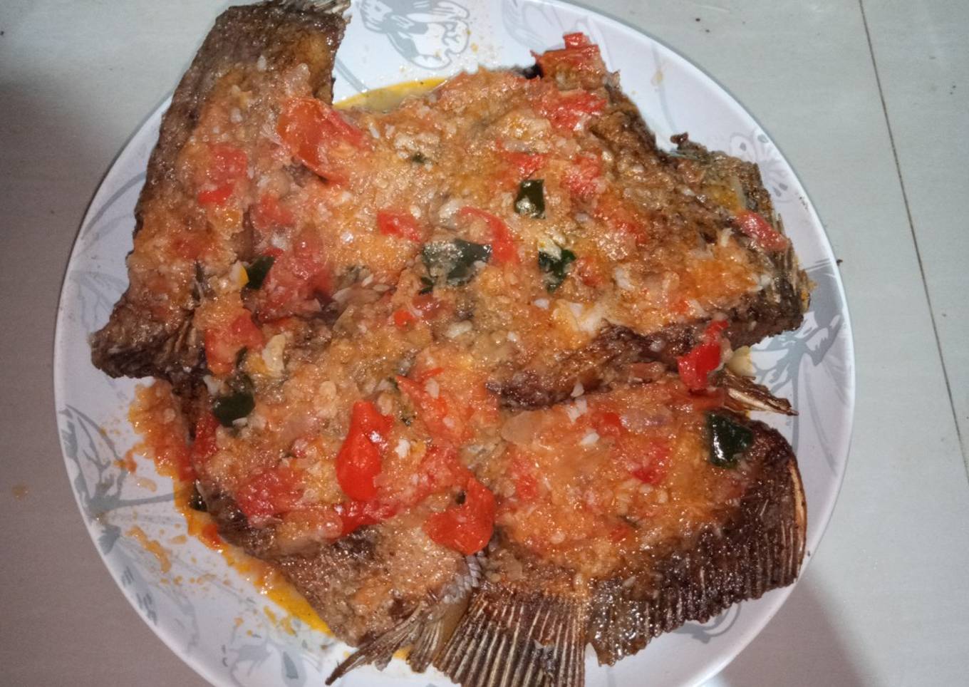 26. Gurame Goreng Siram Bumbu Rica