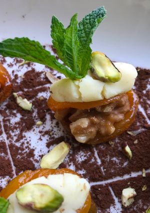 A picture of Apricot Walnut Candy.