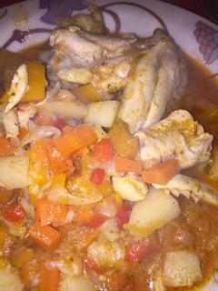 Una foto de Alitas de Pollo a la cacerola con Verduras