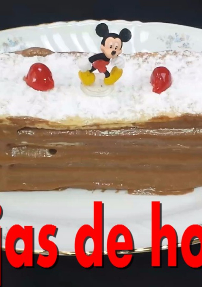 Una foto de Milhojas de hojaldre con mousse de chocolate