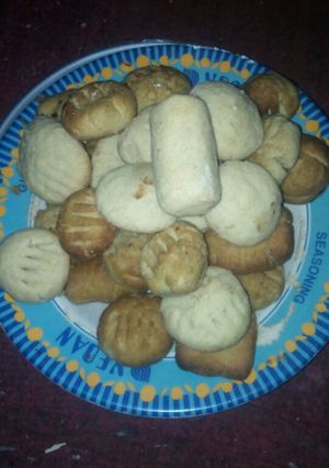 A picture of Butter cookies.