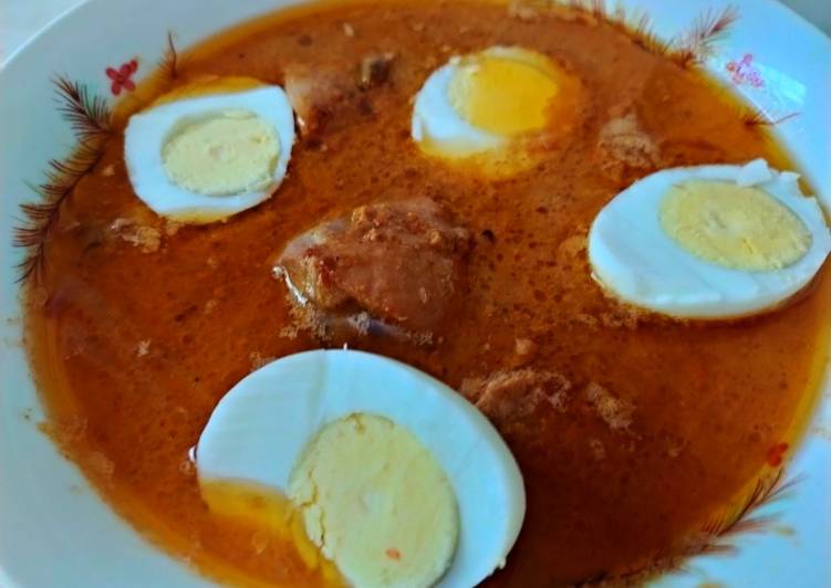 Quick and Easy Chicken and egg salan /how to make chicken with egg curry