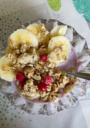 Une photo de Bowl fromage blanc - myrtilles / bananes / muesli