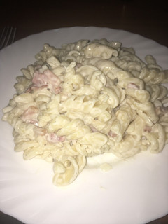 Una foto de Fusilli (o espirales) a la carbonara