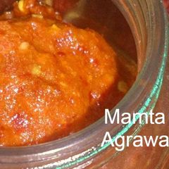 A picture of Garlic chutney.