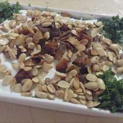 A picture of فتة دجاج.