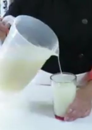 Una foto de Agua de guayaba ¡No lo tires!