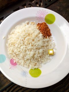 Farar shinaka da mai da yaji ainihin hoton girkin
