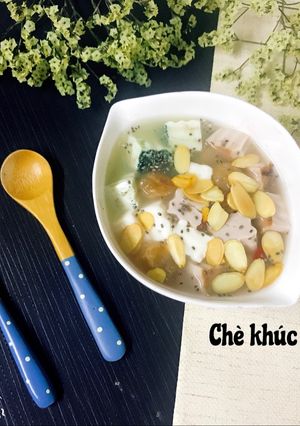Hình của món Chè khúc bạch lá dứa.