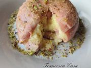 Una foto di mortadella e pistacchio