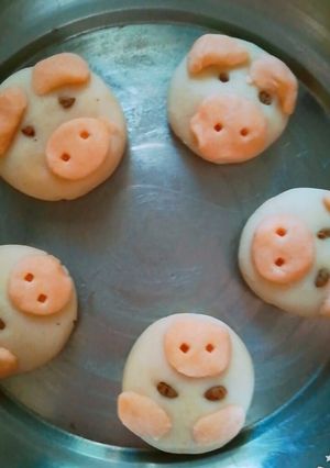 A picture of Piggy cookies.