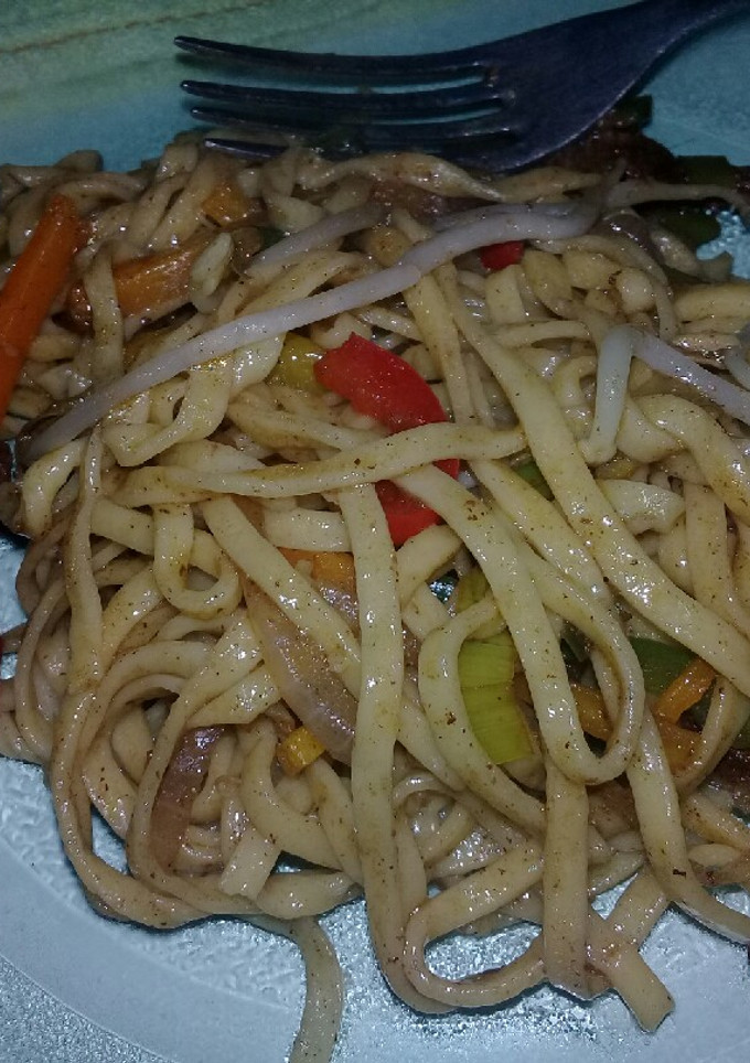 Una foto de Fideos a la china