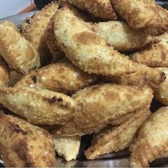 A picture of Gujiya.