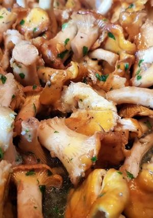 Une photo de Poêlée de girolles en persillade