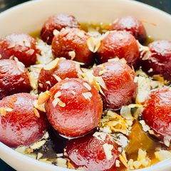 A picture of Jaggery Gulabjamun.
