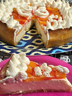 Una foto de Cheesecake de duraznos