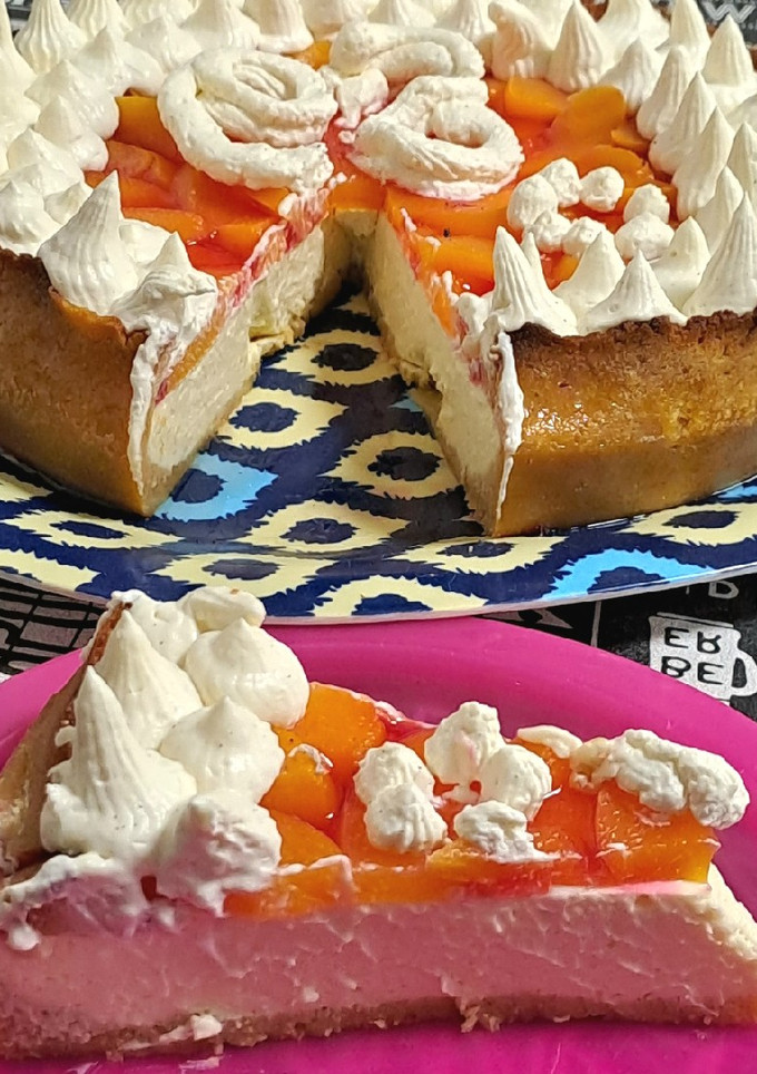 Una foto de Cheesecake de duraznos