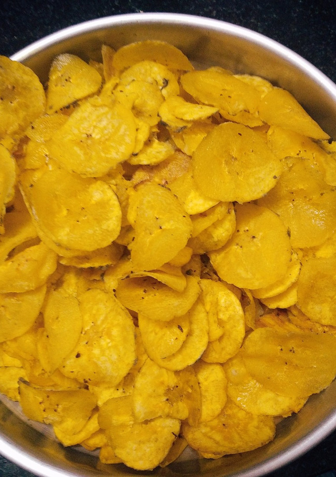 நேந்திரம் காய் சிப்ஸ் (Nenthiram kaai chips recipe in tamil) செய்முறை முக்கிய புகைப்படம்