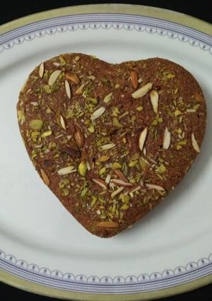 A picture of Mango Rava Cake.