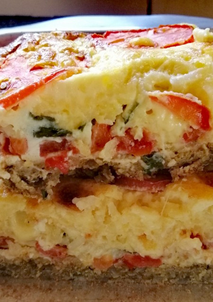 Una foto de Tarta caprese fácil, con masa de avena y semillas
