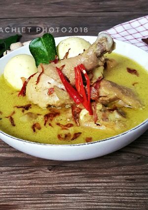 Foto resep Opor Ayam Telur Eboperi