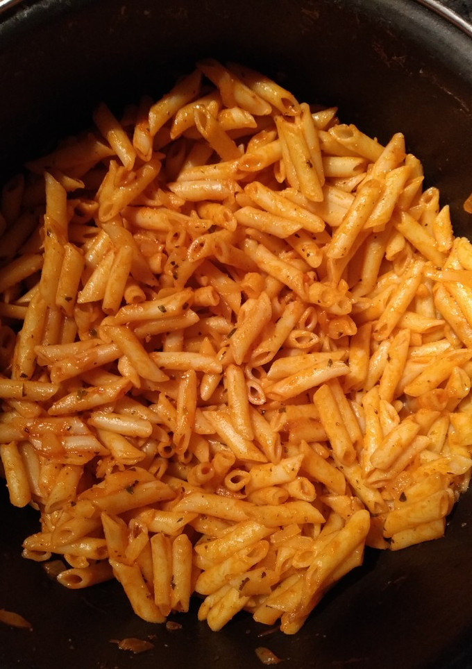 Una foto de Macarrones con salsa de tomate
