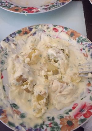 Una foto de Patatas al vapor con alioli